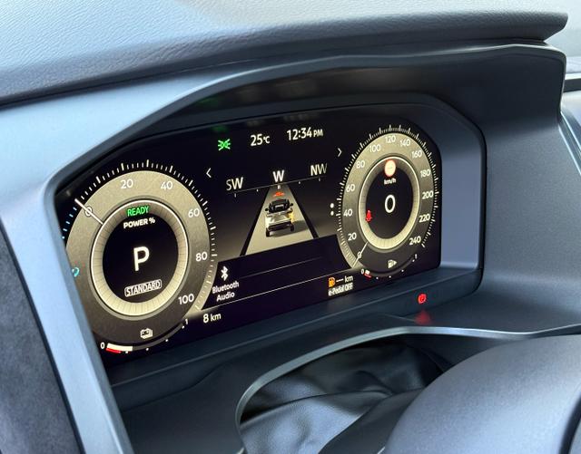 Digitales Cockpit Nissan Qashqai 2025 H9 Tekna+ 