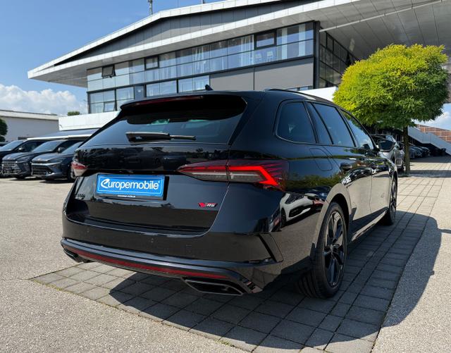 Hinten Skoda Octavia Combi 2025 H5 RS