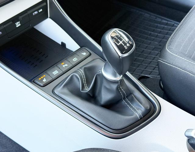 Schaltgetriebe Hyundai i20 STYLE 1.0 T-GDI MildHybrid 120 6-G