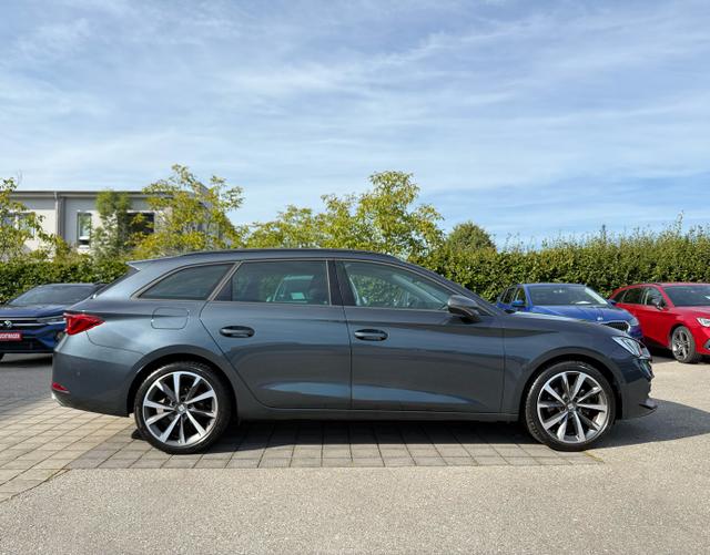 Beifahrerseite Seat Leon Sportstourer ST FR NEW 1.5 TSI 