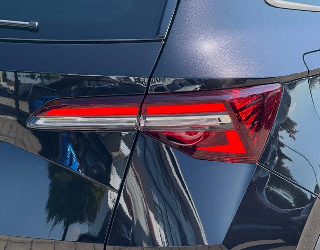 LED Rückleuchte Skoda Karoq SELECTION 2025 1.5 TSI 110kW DSG