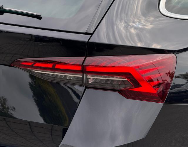 LED Rückleuchte Skoda Octavia Combi 2025 H14 SELECTION 1.5 TSI mHEV 110kW DSG