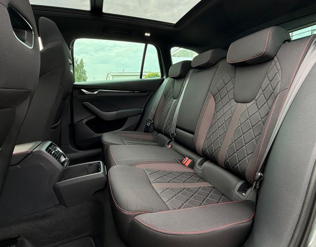 Rücksitzbank Skoda Octavia Combi 2025 H4 RS 2.0 TSI 265 DSG