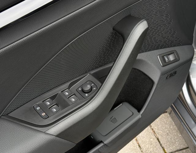 Fahrertür Highlights Skoda Octavia Combi 2025 H4 RS 2.0 TSI 265 DSG