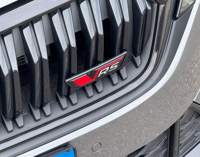 Logo Skoda Octavia Combi 2025 H4 RS 2.0 TSI 265 DSG