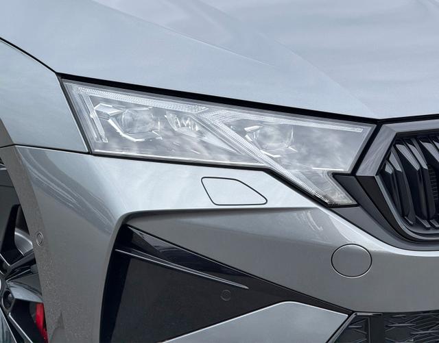 LED Scheinwerfer Skoda Octavia Combi 2025 H4 RS 2.0 TSI 265 DSG