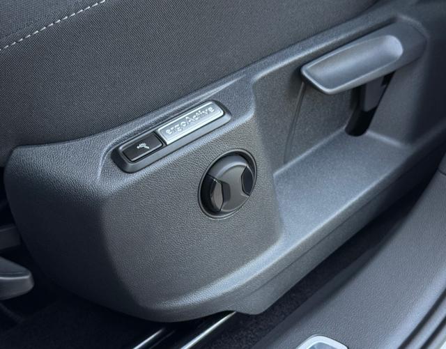 Fahrersitz Highlights Volkswagen Tiguan Elegance 1.5 TSI EVO 150 DSG