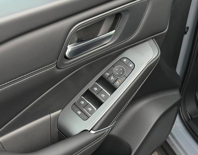 Fahrertür Highlights Nissan Qashqai 2025 H2 N-Connecta MHEV 158 Xtronic