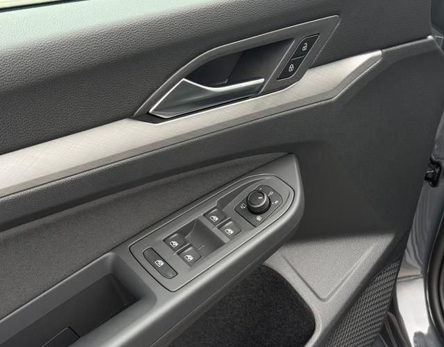 Fahrertür Highlights Volkswagen Golf Variant 2025 1.5 eTSI ACT DSG MHEV