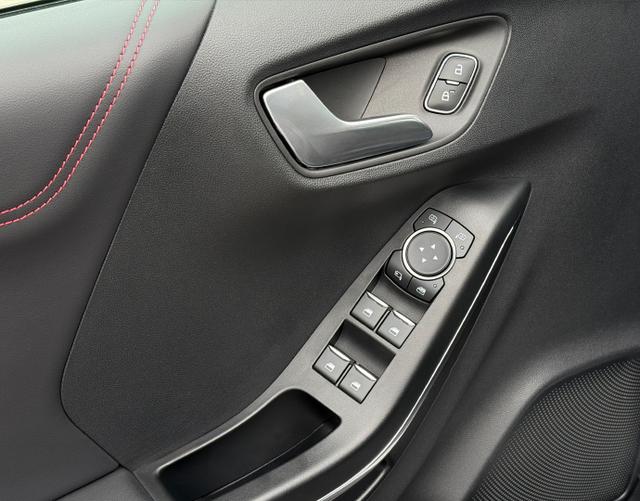 Fahrertür Highlights Ford Puma ST-Line X 1.0 EcoBoost 155 Hybrid