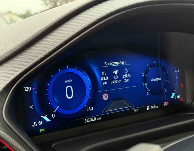 Digitales Cockpit Ford Puma ST-Line X 1.0 EcoBoost 155 Hybrid