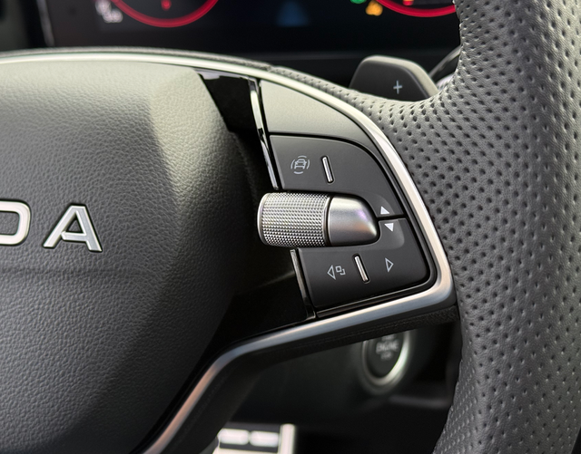 Multifunktionslenkrad Skoda Kodiaq 2026 H3 SPORTLINE 130 KOMFORT 2.0 TDI 142kW DSG 4x4