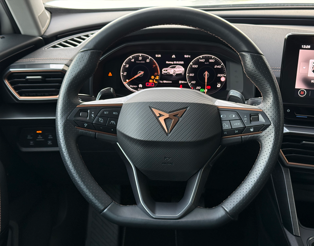 Lenkrad Cupra Formentor 1.5 TSI 150 PS DSG