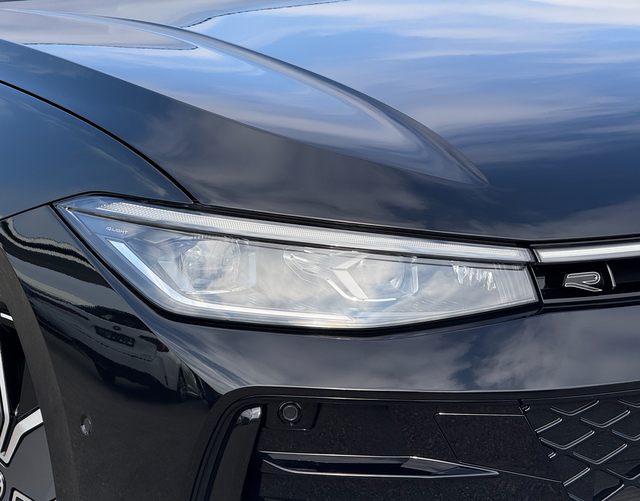 LED Scheinwerfer Volkswagen Passat Variant 2026 R-Line 2.0 TDI SCR 4MOTION 193 DSG