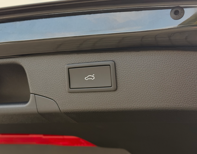 Kofferraum elektrisch Volkswagen Passat Variant 2026 R-Line 2.0 TDI SCR 4MOTION 193 DSG