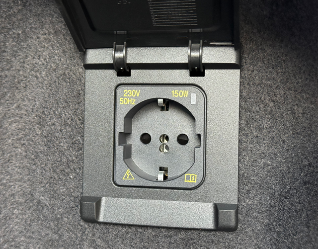 Kofferraum Steckdose Volkswagen Passat Variant 2026 R-Line 2.0 TDI SCR 4MOTION 193 DSG