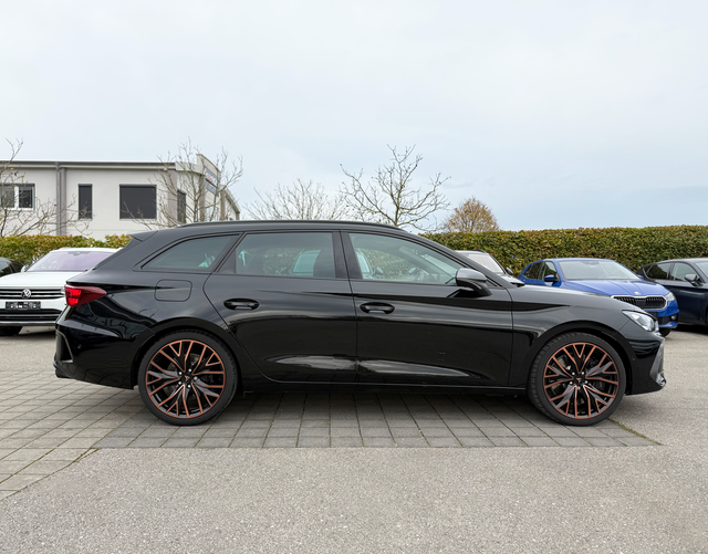 Beifahrerseite Cupra Leon Sportstourer VZ 2.0 TSI 245 kW DSG 4DRIVE