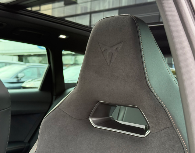 Vordersitze Polsterung Cupra Leon Sportstourer VZ 2.0 TSI 245 kW DSG 4DRIVE