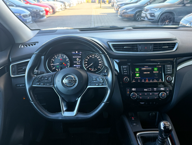 Innenraum Nissan Qashqai N-Connecta 1.3 DIG-T Gebrauchwagen