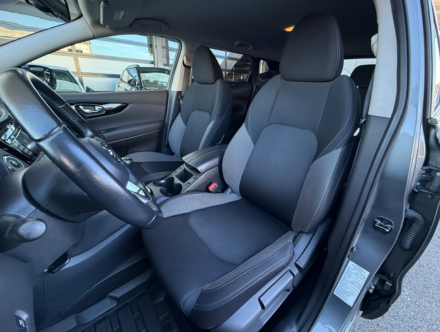 Vordersitze Nissan Qashqai N-Connecta 1.3 DIG-T Gebrauchwagen