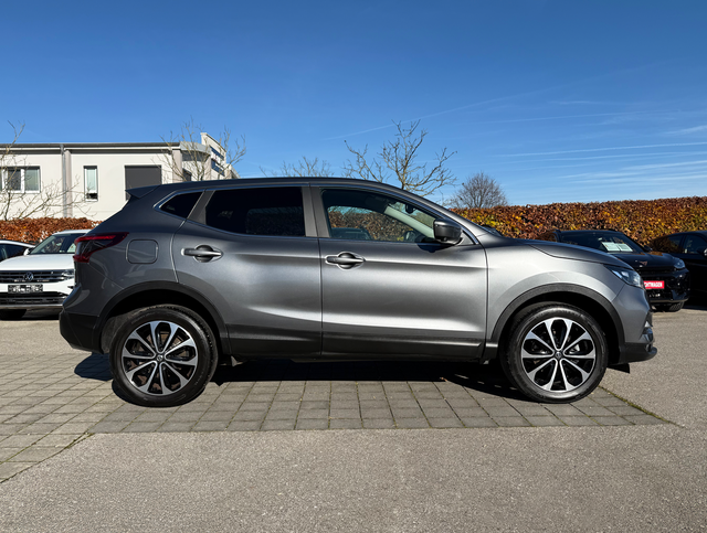 beifahrerseite Nissan Qashqai N-Connecta 1.3 DIG-T Gebrauchwagen