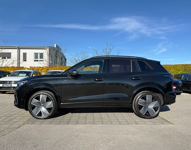 Fahrerseite Volkswagen Tiguan 2026 H3 R-LINE 2.0 TDI SCR 193 DSG 4MOTION