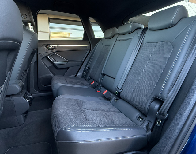 Rücksitzbank Audi Q3 advanced 35 TFSI S tronic