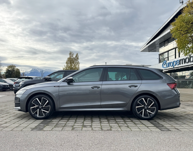 Fahrerseite Skoda Octavia Combi 2026 SPORTLINE 1.5 TSI 110 kW mHEV DSG