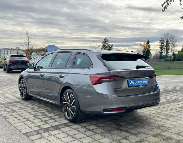 Hinten Skoda Octavia Combi 2026 SPORTLINE 1.5 TSI 110 kW mHEV DSG