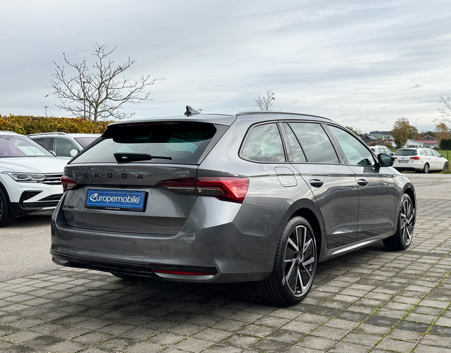 Hinten Skoda Octavia Combi 2026 SPORTLINE 1.5 TSI 110 kW mHEV DSG