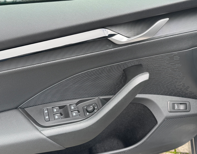 Fahrertür Highlights Skoda Octavia Combi 2026 SPORTLINE 1.5 TSI 110 kW mHEV DSG