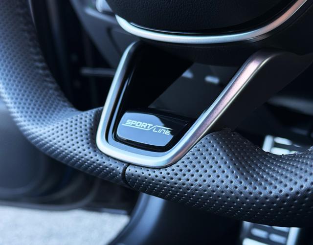 Lenkrad Logo Skoda Octavia Combi 2026 SPORTLINE 1.5 TSI 110 kW mHEV DSG