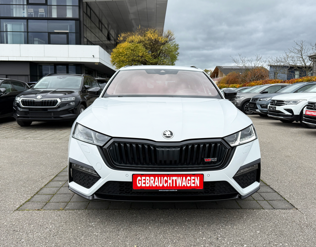 Vorne Skoda Octavia Combi RS iV 1.4 TSI Plug-in Hybrid DSG