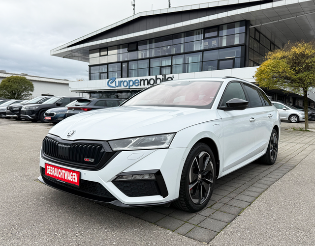 Vorne Skoda Octavia Combi RS iV 1.4 TSI Plug-in Hybrid DSG