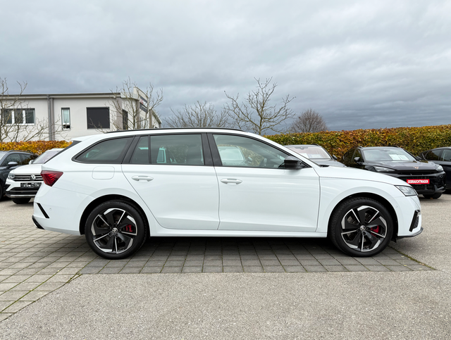 Beifahrerseite Skoda Octavia Combi RS iV 1.4 TSI Plug-in Hybrid DSG