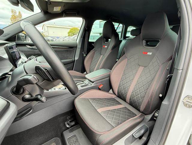 Vordersitze Polsterung Skoda Octavia Combi RS iV 1.4 TSI Plug-in Hybrid DSG