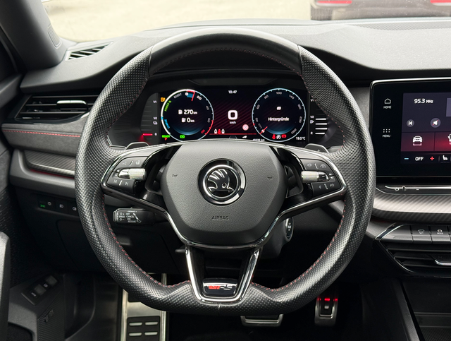 Lenkrad Skoda Octavia Combi RS iV 1.4 TSI Plug-in Hybrid DSG
