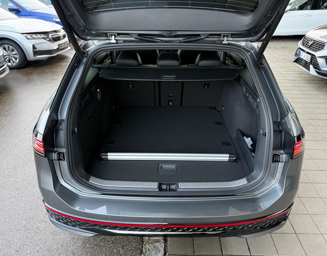 Kofferraum Volkswagen Passat Variant 2026 R-Line 2.0 TDI SCR 4MOTION 193 DSG
