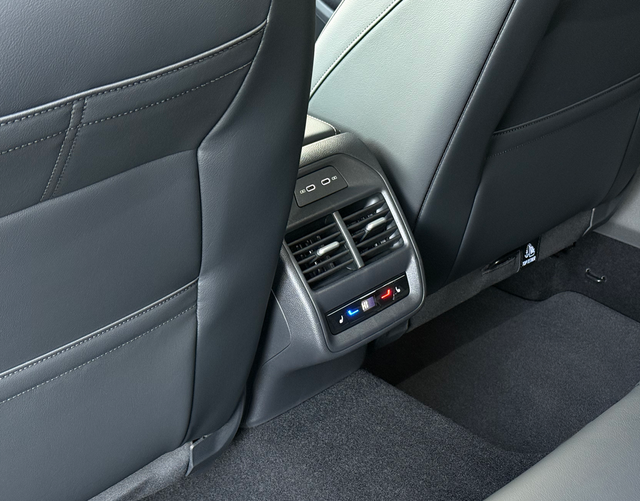 Klimaanlage hinten Volkswagen Passat Variant 2026 R-Line 2.0 TDI SCR 4MOTION 193 DSG