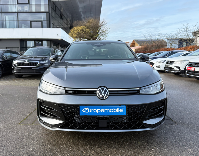 Vorne Volkswagen Passat Variant 2026 R-Line 2.0 TDI SCR 4MOTION 193 DSG