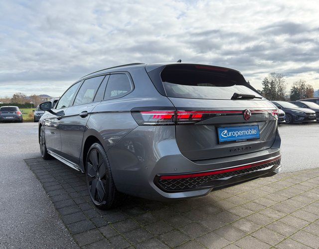 Hinten Volkswagen Passat Variant 2026 R-Line 2.0 TDI SCR 4MOTION 193 DSG
