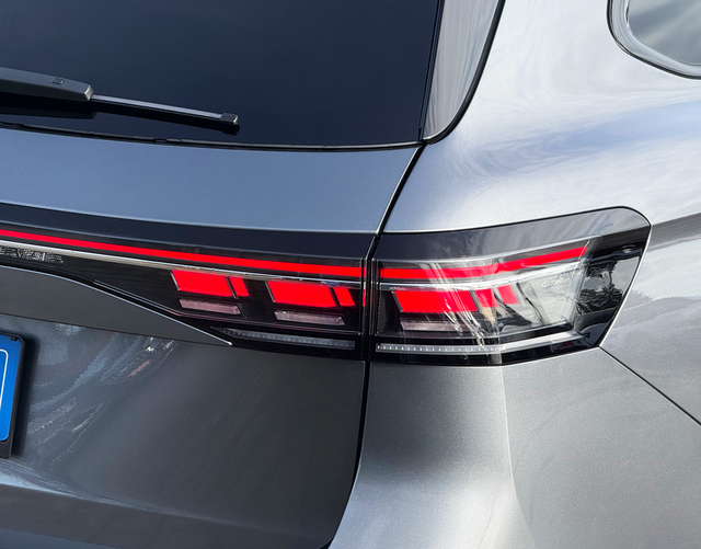 LED Rückleuchte Volkswagen Passat Variant 2026 R-Line 2.0 TDI SCR 4MOTION 193 DSG