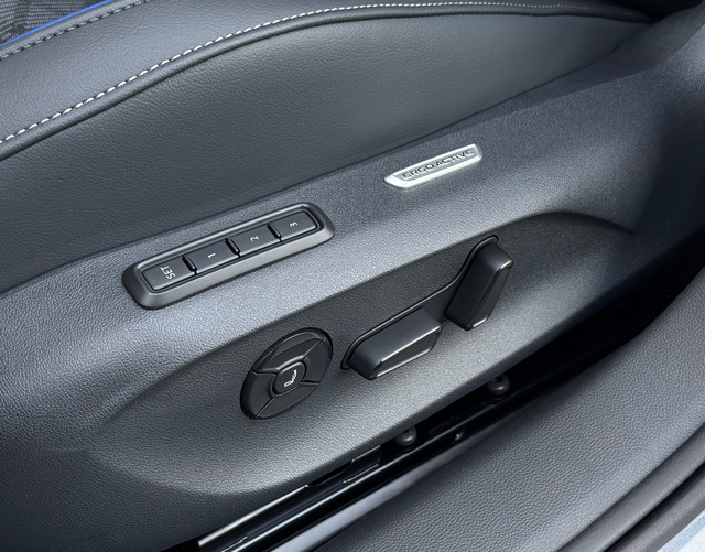 Fahrersitz Highlights Volkswagen Passat Variant 2026 R-Line 2.0 TDI SCR 4MOTION 193 DSG