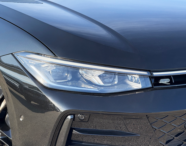 LED Scheinwerfer Volkswagen Passat Variant 2026 R-Line 2.0 TDI SCR 4MOTION 193 DSG