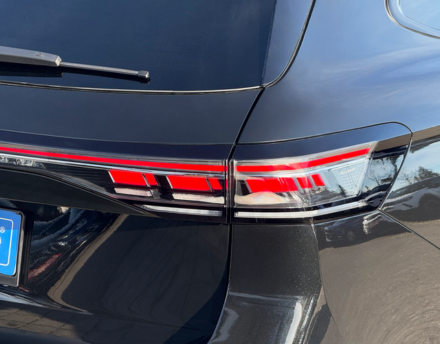 LED Rückleuchte Volkswagen Passat Variant 2026 R-Line 2.0 TDI SCR 4MOTION 193 DSG