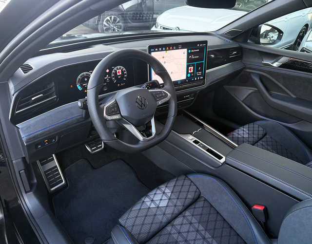 Interieur Volkswagen Passat Variant 2026 R-Line 2.0 TDI SCR 4MOTION 193 DSG