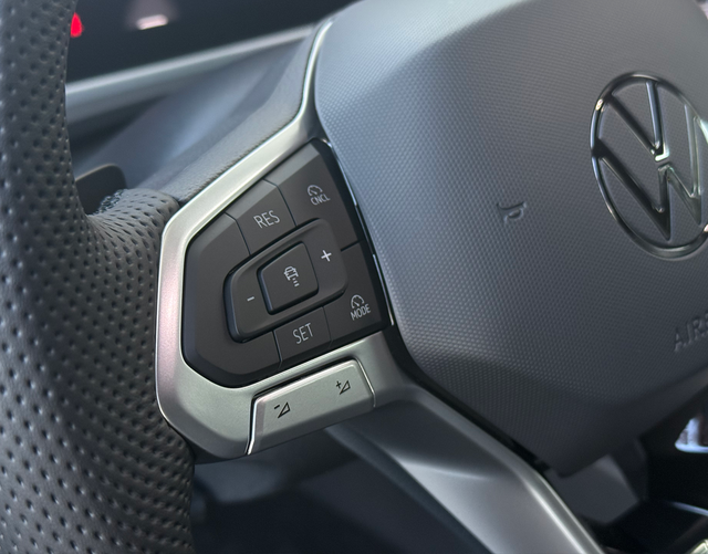 Multifunktionslenkrad Volkswagen Passat Variant 2026 R-Line 2.0 TDI SCR 4MOTION 193 DSG