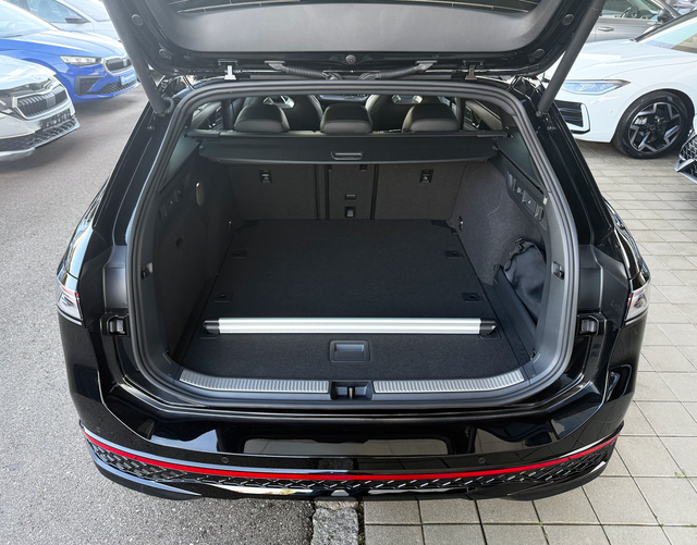 Kofferraum Volkswagen Passat Variant 2026 R-Line 2.0 TDI SCR 4MOTION 193 DSG