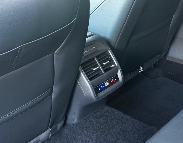 Klimaanlage hinten Volkswagen Passat Variant 2026 R-Line 2.0 TDI SCR 4MOTION 193 DSG