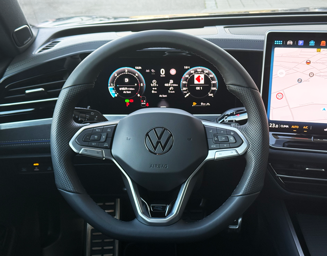 Lenkrad Volkswagen Passat Variant 2026 R-Line 2.0 TDI SCR 4MOTION 193 DSG